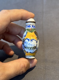 Seven various Chinese snuff bottles, Qianlong mark, 19/20th C.