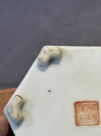 A hexagonal Chinese grisaille covered wine jug and warmer, signed Xinan Xushan 新安旭山, Guangxu mark, 19th C.