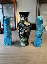 A Chinese famille verte black-ground vase and a pair of turquoise-glazed Buddhist lions, 19/20th C.
