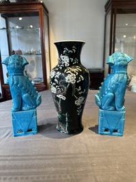 A Chinese famille verte black-ground vase and a pair of turquoise-glazed Buddhist lions, 19/20th C.