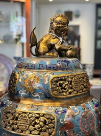 A pair of Chinese cloisonn&eacute; censers with covers and stands, 19/20th C.