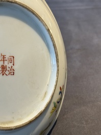 A pair of Chinese yellow-ground famille rose plates with butterfly design, Tongzhi mark, 20th C.