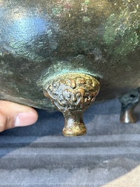 Two Chinese archaic bronze food vessels, 'ding 鼎', Han