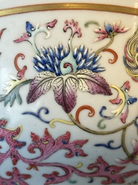 A Chinese famille rose 'phoenix' bowl, Guangxu mark, 19th C.