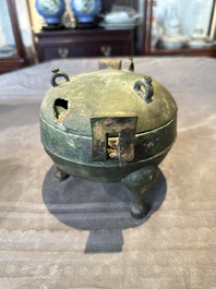 Two Chinese archaic bronze food vessels, 'ding 鼎', Han