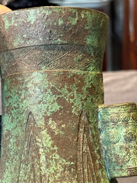 A large bronze arrow vase, 'touhu 投壺', Song/Yuan