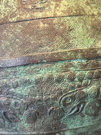 A large bronze arrow vase, 'touhu 投壺', Song/Yuan