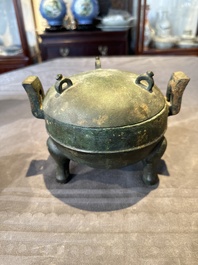 Two Chinese archaic bronze food vessels, 'ding 鼎', Han