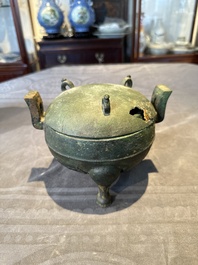 Two Chinese archaic bronze food vessels, 'ding 鼎', Han