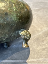 Two Chinese archaic bronze food vessels, 'ding 鼎', Han