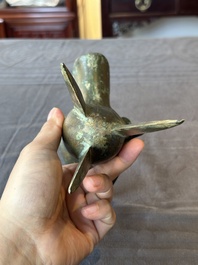 A Chinese archaistic bronze ritual wine vessel, 'jue 爵', Song