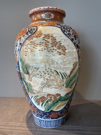A large Japanese Imari 'shishi lion' vase, Meiji, 19th C.