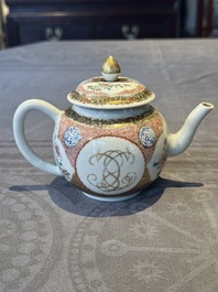 A Chinese monogrammed famille rose teapot with floral design, Yongzheng/Qianlong