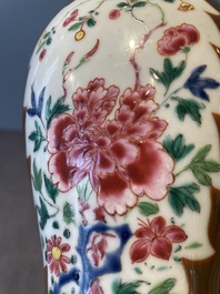 A Chinese capucin-brown-ground famille rose garniture of five vases with floral design, Qianlong