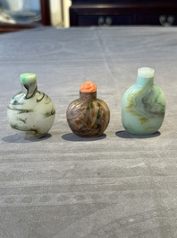Three Chinese swirled glass snuff bottles, Qing