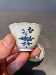 A pair of fine Chinese blue and white cups, Chenghua mark, Kangxi
