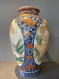 A large Japanese Imari 'shishi lion' vase, Meiji, 19th C.
