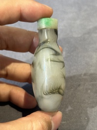 Three Chinese swirled glass snuff bottles, Qing