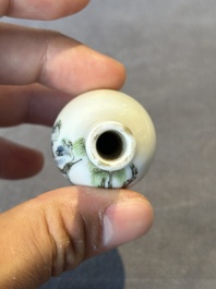 A Chinese famille rose miniature vase and a snuff bottle, Daoguang mark and of the period, 19th C.