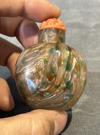 Three Chinese swirled glass snuff bottles, Qing