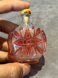 A group of six Chinese overlay glass snuff bottles, 19th C.