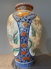A large Japanese Imari 'shishi lion' vase, Meiji, 19th C.