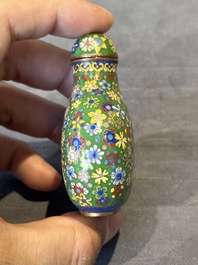 A group of six various Chinese snuff bottles, 19/20th C.