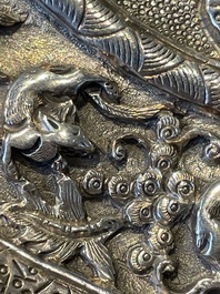 A fine Vietnamese silver plate with fu and dragon design, H&agrave; Nội 河内 mark, 19th C.