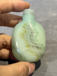Three Chinese swirled glass snuff bottles, Qing