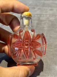 A group of six Chinese overlay glass snuff bottles, 19th C.