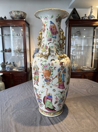 A Chinese Canton famille rose 'Wu Shuang Pu' vase, 19th C.