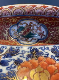 A large Japanese Imari 'shishi lion' vase, Meiji, 19th C.