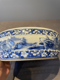 A Chinese blue and white brush washer and two seal paste boxes and covers, Qianlong mark, 19th C.