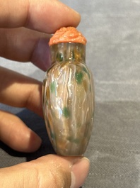 Three Chinese swirled glass snuff bottles, Qing