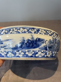 A Chinese blue and white brush washer and two seal paste boxes and covers, Qianlong mark, 19th C.
