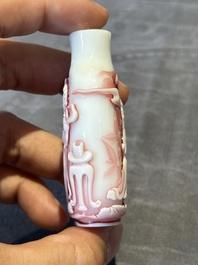 A group of six Chinese overlay glass snuff bottles, 19th C.