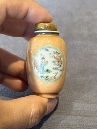 A Chinese famille rose miniature vase and a snuff bottle, Daoguang mark and of the period, 19th C.