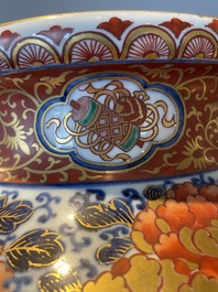 A large Japanese Imari 'shishi lion' vase, Meiji, 19th C.