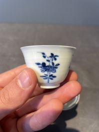 A pair of fine Chinese blue and white cups, Chenghua mark, Kangxi