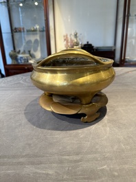 A Chinese bronze censer on stand, Wu Chen Mi Sheng Tang Zhi 戊辰米生堂制 mark, 19th C.