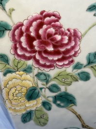 A pair of hexagonal Chinese famille rose 'hu' vases with floral design, Qianlong/Jiaqing