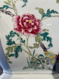 A pair of hexagonal Chinese famille rose 'hu' vases with floral design, Qianlong/Jiaqing