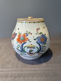 A Chinese famille rose 'Madame de Pompadour' pot-pourri jar and cover, Qianlong, ca. 1745