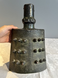 A rare Chinese archaic bronze bell, 'nao 鐃', Western Zhou