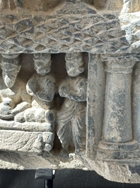 Three Gandhara grey schist frieze fragments with narrative design, 1/5th C.