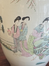 Seven Chinese famille rose vases, 19/20th C.