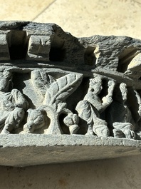Three Gandhara grey schist frieze fragments with narrative design, 1/5th C.