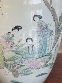Seven Chinese famille rose vases, 19/20th C.