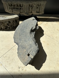 Three Gandhara grey schist frieze fragments with narrative design, 1/5th C.