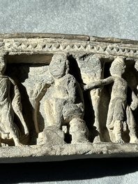 Three Gandhara grey schist frieze fragments with narrative design, 1/5th C.
